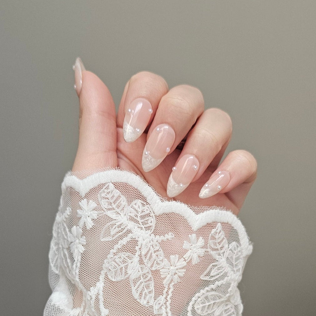 Celeste (Medium Almond)