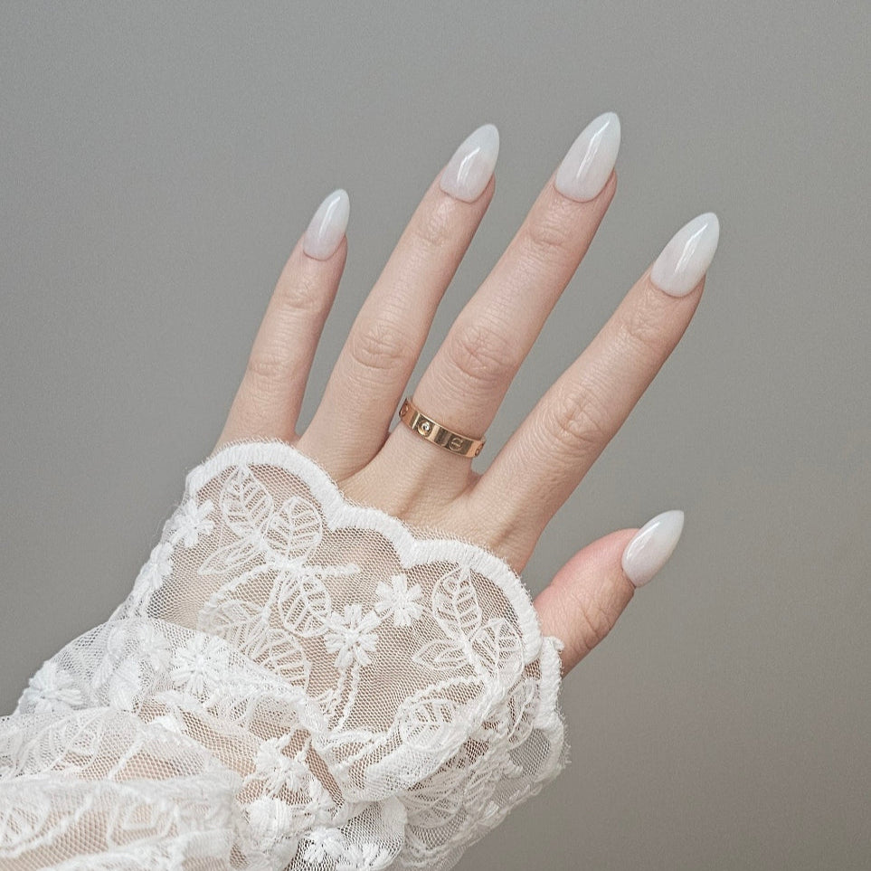 Milky White (Short Almond)