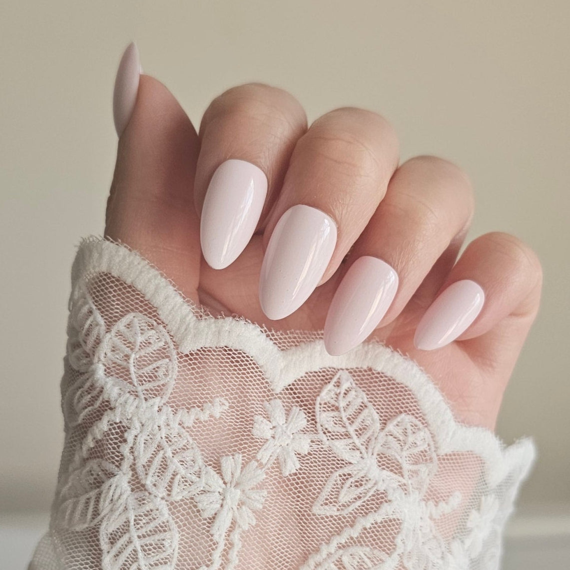 Silk (Short Almond)