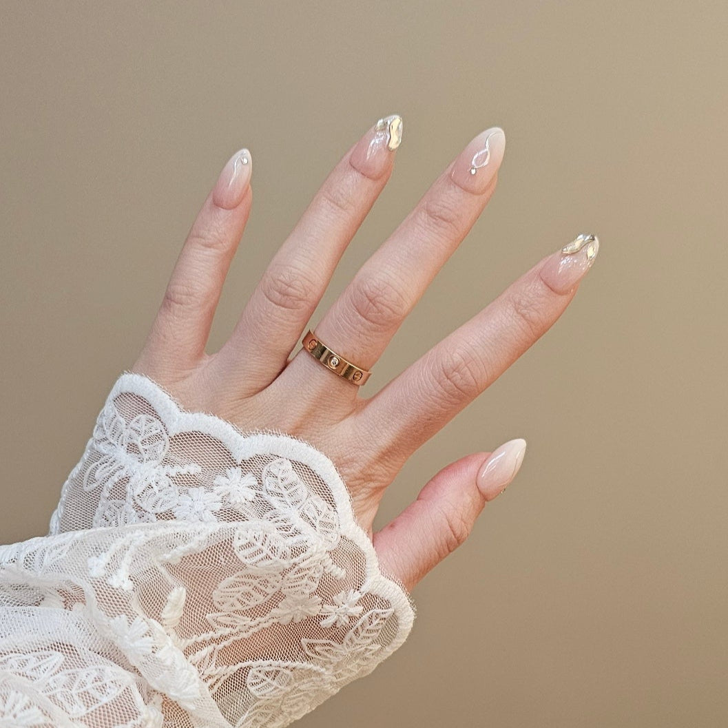 Luminance (Short Almond)